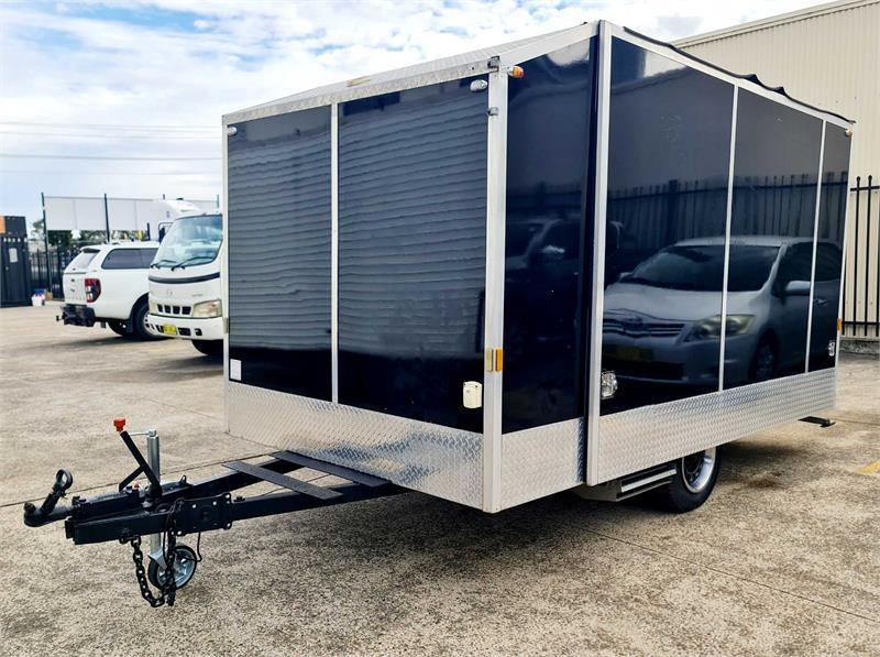 1986 BOX TRAILER CUSTOM TRAILOR