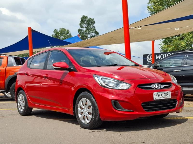 2014 Hyundai Accent Hatchback Active RB2